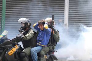 Denuncian ante la Corte Penal Internacional a 57 funcionarios venezolanos por torturadores
