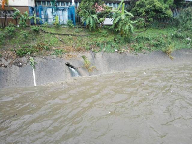 Foto: Así está el Río Guaire a causa de las lluvias de la tormenta Don  / Protección Civil