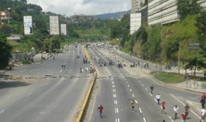 11:30 am Manifestantes regresan al Distribuidor Altamira #30Jul (Videos + Fotos)