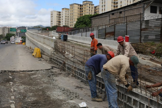 FOTO REFERENCIAL -Trabajos en la autopista Valle-Coche // Foto AVN