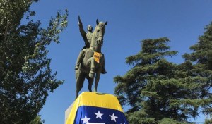 Venezolanos en Madrid rindieron honores a Simón Bolívar #24Jul (Foto)