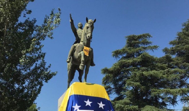 Honores al Libertador Simón Bolívar en Madrid, España // Foto @RCTVenlinea 