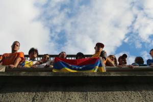 La vigilia en honor a los libertadores caídos: Del inicio a la represión (Fotos)