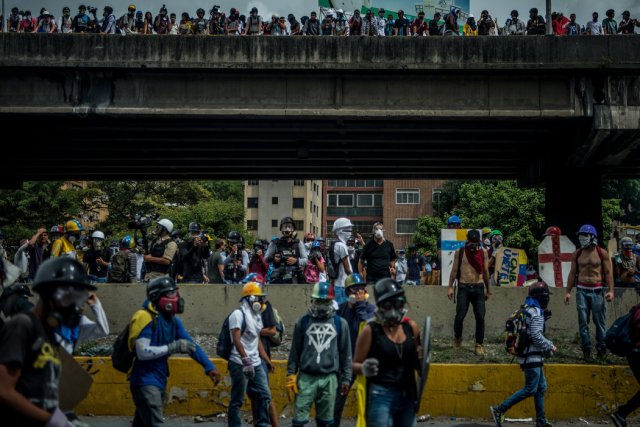 Manifestantes antigubernamentales en Caracas durante una protesta en mayo Credit Meridith Kohut para The New York Times