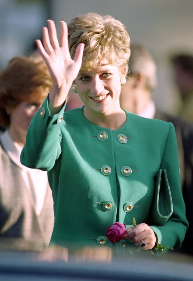(FILES) This file photo taken on November 13, 1992 shows Britain's Diana, Princess of Wales, arriving at Orly airport in Paris, for a private three-day visit without her husband Prince Charles. Two decades on from the death of princess Diana, her sons Princes William and Harry are working to keep her legacy alive with unusually emotional tributes after years of official silence. William was 15 and Harry 12 when Diana died in a car crash in Paris on August 31, 1997. / AFP PHOTO / Joel ROBINE