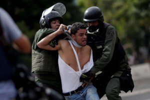 Vaticano pide al Gobierno de Maduro evitar el uso desproporcionado de la fuerza