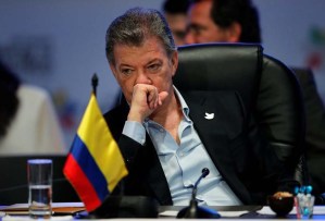 Santos pide elecciones generales, veedores extranjeros y CNE independiente en Venezuela