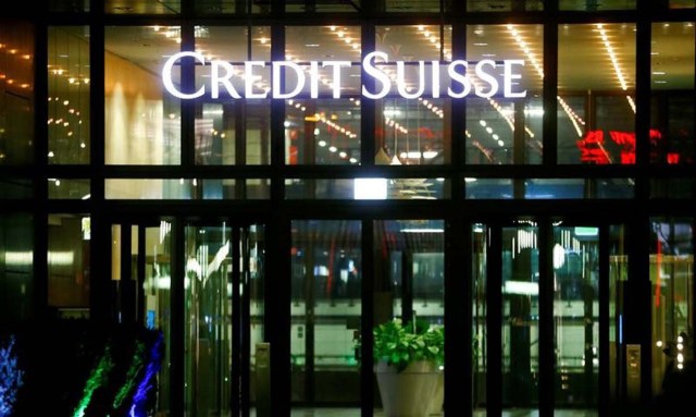 El logo del banco de inversión suizo Credit Suisse se ve en un edificio de oficinas en el suburbio de Oerlikon, en Zúrich, Suiza, foto tomada el 27 de julio de 2017. REUTERS/Arnd Wiegmann