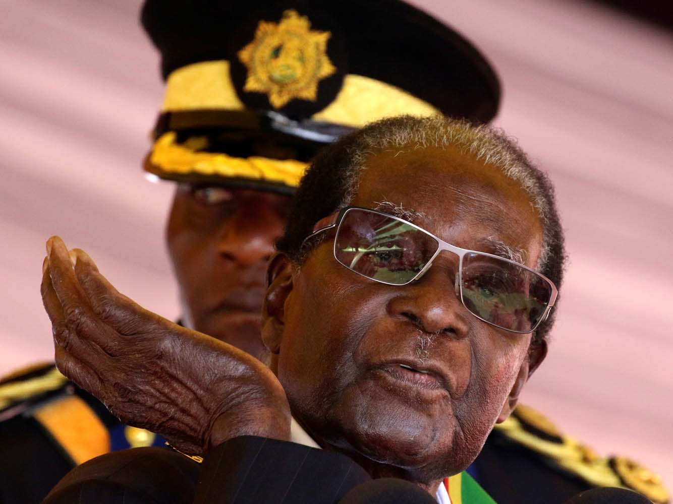 Zimbabue pide a OMS respetar designación Mugabe como embajador de buena voluntad