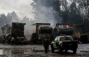 Desconocidos queman 18 camiones en el sur de Chile