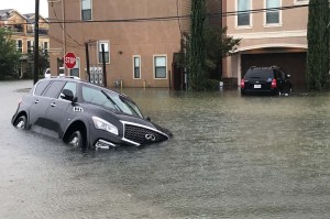 Houston no sale de su sorpresa por la peor inundación de su historia
