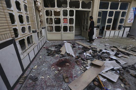Trece muertos tras ataque suicida en Afganistán