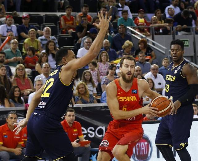 La selección española, que se prepara para el Eurobasket, no tuvo problemas para vencer a la campeona de América (Foto: EFE)