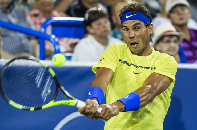 THM109. Mason (United States), 18/08/2017.- Rafael Nadal of Spain in action against Nick Kyrgios of Australia during their match in the Western & Southern Open tennis tournament at the Linder Family Tennis Center in Mason, Ohio, USA, 18 August 2017. (España, Abierto, Tenis, Estados Unidos) EFE/EPA/TANNEN MAURY