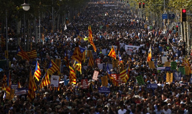 GRA157. BARCELONA, 26/08/2017.- Un momento de la manifestación contra los atentados yihadistas en Cataluña que bajo el eslogan "No tinc por" (No tengo miedo) recorre hoy las calles de Barcelona. EFE/Alberto Estevez