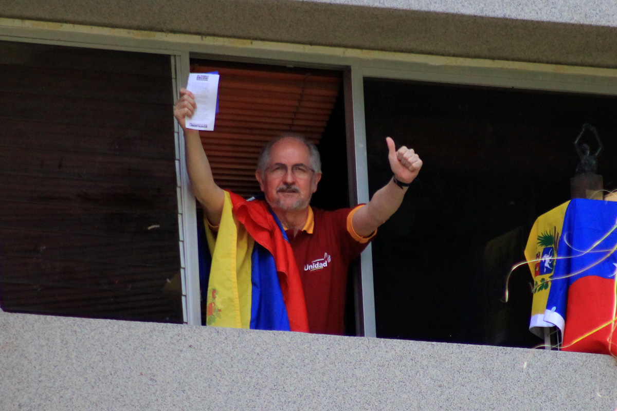 Antonio Ledezma pidió auxilio a Colombia, tras burlar arresto domiciliario