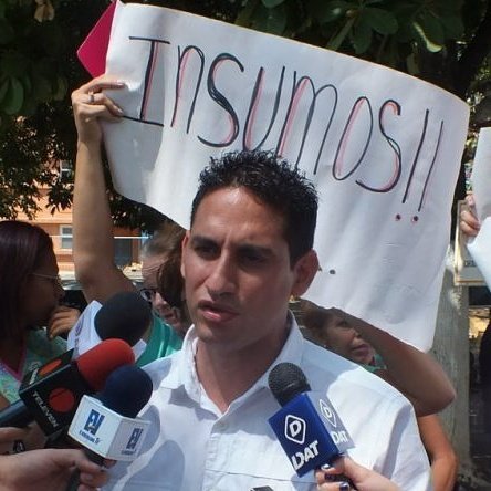 Momento en que se llevan detenido al presidente del Colegio de Enfermeros en Carabobo (Video)