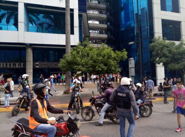 Integrantes de los cuerpos de in-seguridad dispararon dentro del Lido. Foto: @Proiuris_Ve 