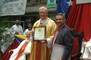 Cabildo  Metropolitano entrega reconocimiento al cardenal Jorge Urosa Savino