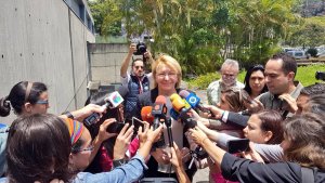 Luisa Ortega Díaz : Yo sigo siendo la Fiscal General de este país