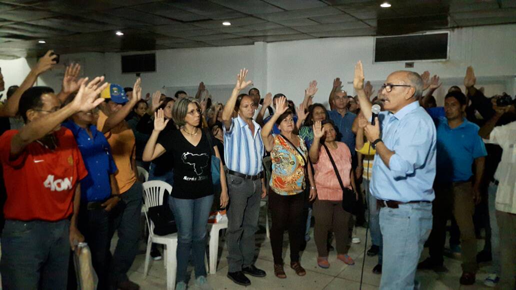 Ismael García juramentó los “comandos de lucha” en el eje este del estado Aragua