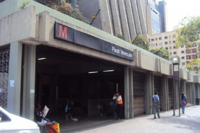 Fachada de la estación Plaza Venezuela 