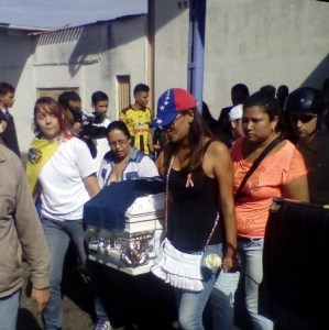 Denuncian que colectivos disparan en homenaje a Ender Peña en Táchira