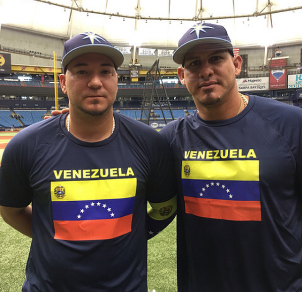 Los jugadores venezolanos de los Rays, Jesús Sucre y Wilson Ramos (Foto: @elabonado)