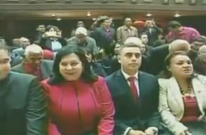 ¡Apretaos! Así están los constituyentes escuchando a Maduro en el Salón Protocolar (Video)