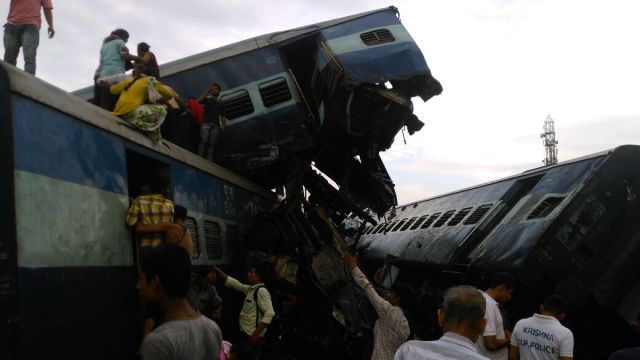 Foto: Al menos 6 muertos y 20 heridos al descarrilar un tren en la India / indiatimes.com