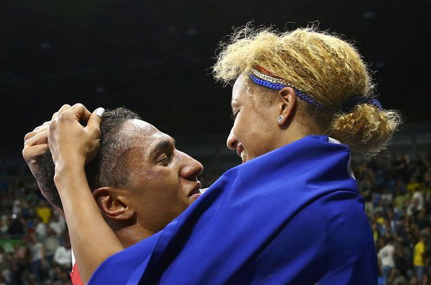 Los boxeadores Estelle Mossely y Tony Yoka (Foto: Reuters)