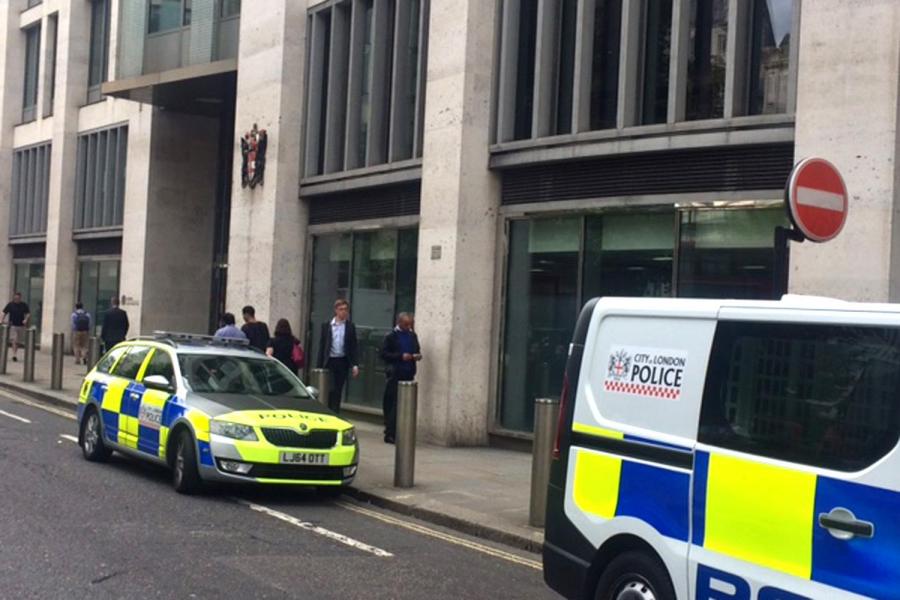 Un hombre cayó del séptimo piso del edificio de la Bolsa de Londres