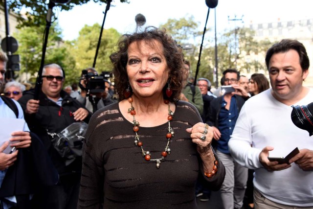 French actress Claudia Cardinale arrives at the Saint-Sulpice church to attend the funeral of late actress Mireille Darc on September 1, 2017 in Paris. Mireille Darc died at age 79 on August 28, 2017, according to her family. / AFP PHOTO / Bertrand GUAY