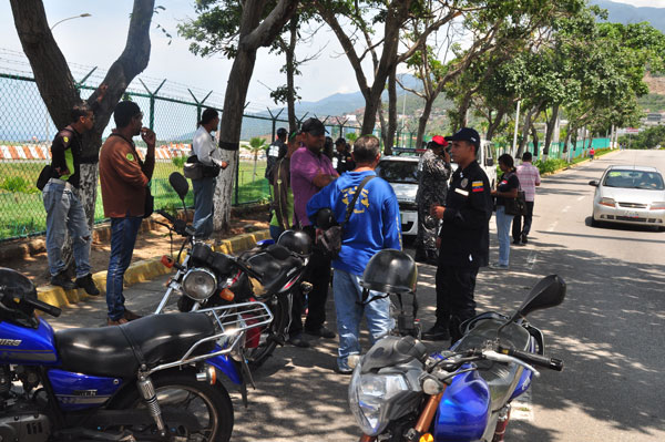 Prohíben paso de motos en el aeropuerto de Maiquetía