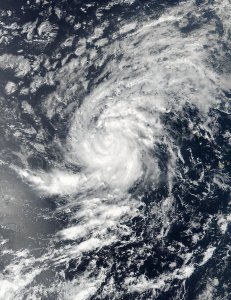 Irma agarra poder y se convierte en huracán de categoría cuatro en su ruta hacia el Caribe