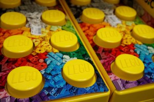 Lego despedirá a 1.400 empleados tras registrar caída en ventas
