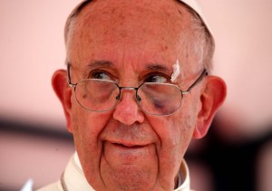 Acusan al Papa de difundir siete herejías en su exhortación sobre la familia