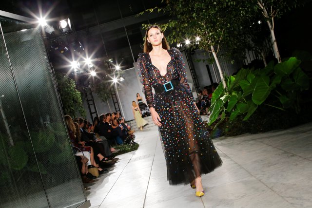 Colección Primavera-Verano 2018 de Carolina Herrera, presentada en la Semana de la Moda de Nueva York.  REUTERS/Eduardo Munoz