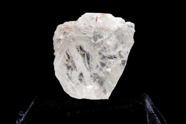 FILE PHOTO: The 1109 carat "Lesedi La Rona" diamond is displayed in a case at Sotheby's in the Manhattan borough of New York, U.S. on May 4, 2016. REUTERS/Lucas Jackson/File Photo