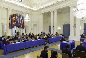 Cantón espera que países de la OEA actúen si se decide denunciar al gobierno de Maduro en La Haya