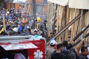 Colombia ofrece 30 de sus rescatistas a México para apoyar labores tras terremoto