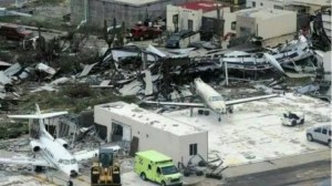 En ruinas: Así quedó el aeropuerto de San Martin, famoso por su peligrosa pista de aterrizaje