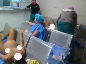 La “revolución” matando al mensajero: Siete detenidos por fotografiar a parturientas en  hospital de Barquisimeto