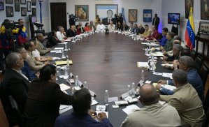 Carómetro de los ministros que escuchan resumen de la “exitosa gira internacional” de Maduro