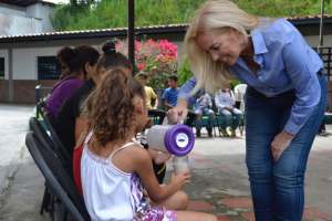 Diana D’Agostino llevará programa de el vaso de leche a niños de Carabobo y Nueva Esparta