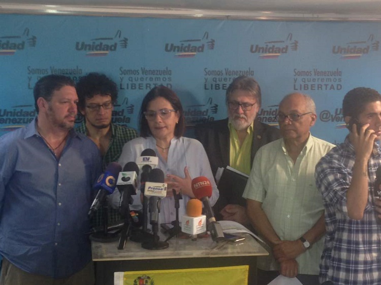 MUD: CNE y gobierno quieren generar votos nulos al no permitir sustituciones en las regionales