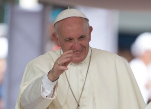 El Papa llamó a trabajar para dar dignidad a los inmigrantes y descartados