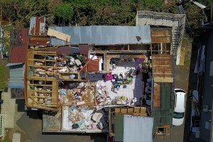 Puerto Rico depende de una firma de Trump para recibir más ayuda por huracán