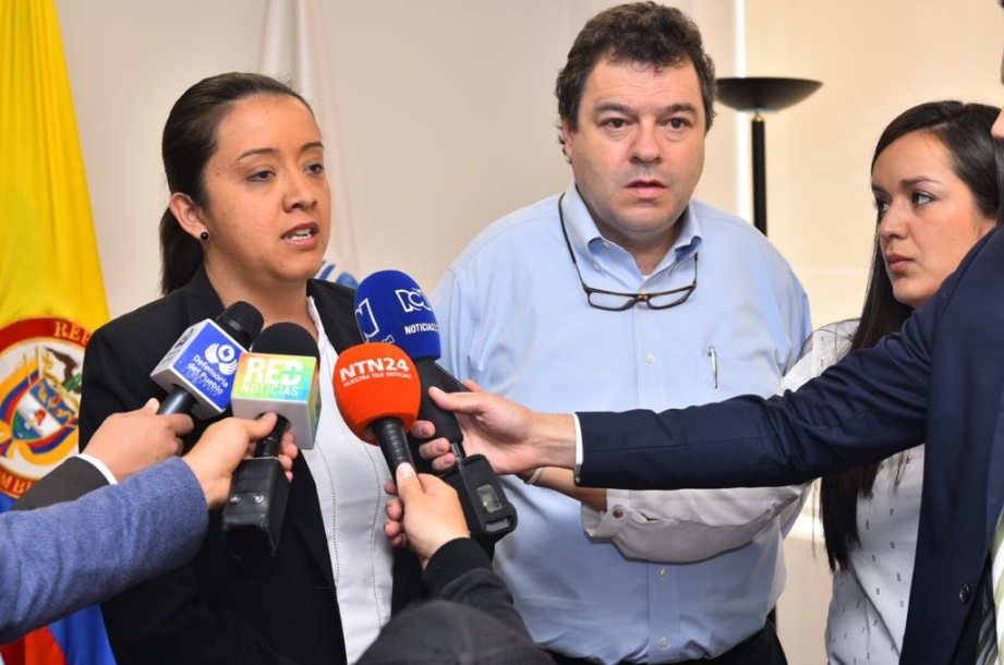 Gaby Arellano pidió a defensoría colombiana decretar emergencia humanitaria en la frontera