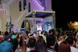 Devotos de la Virgen del Valle también le cantaron el “Cumpleaños Feliz” (Videos)